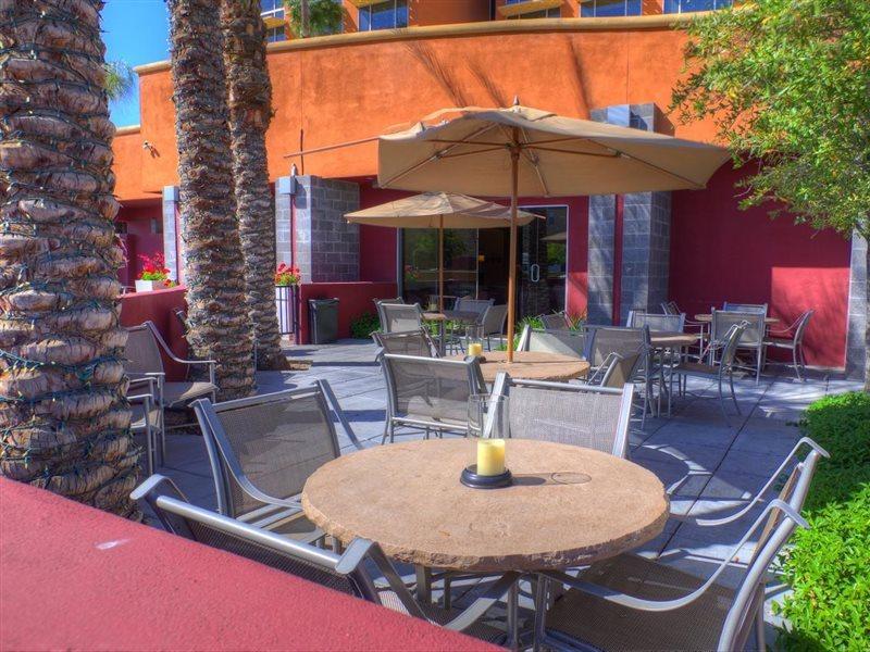 Holiday Inn Express & Suites Phoenix - Midtown, An Ihg Hotel Exterior foto
